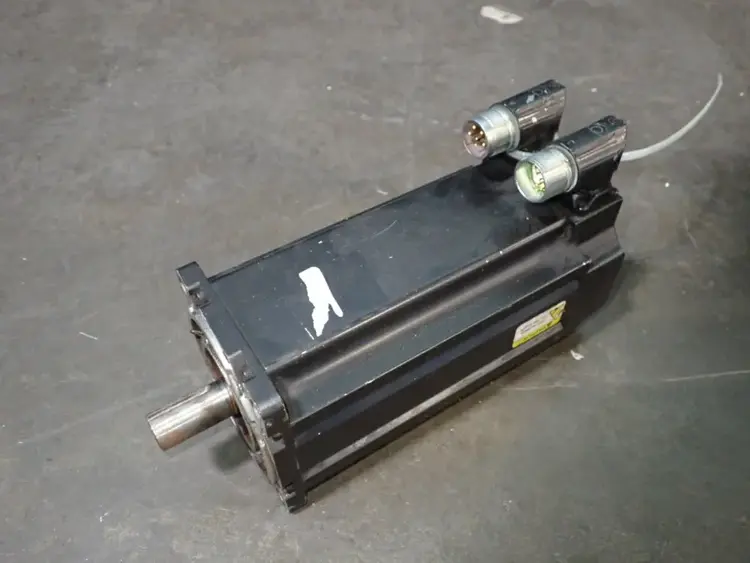 Used ALLEN BRADLEY MPLB430PMJ74AA Servo Motors | HGR 24 #730827