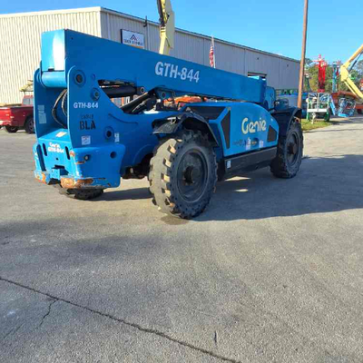 USED 2015 Genie GTH-844