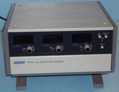 QTY. 1. RADIO METER COPENHAGEN PH / BLOOD GAS MONI...