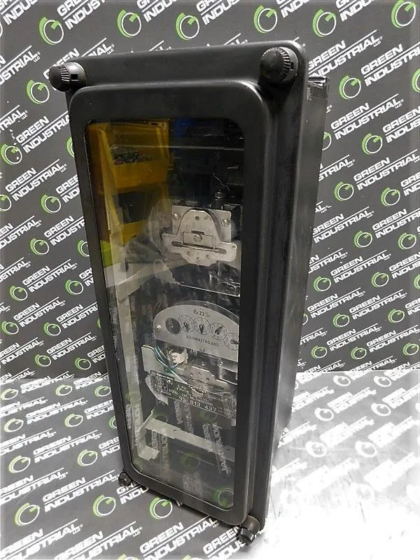 General Electric 704X013885 Watthour Meter 10CL 120V 4-W Y TA2.5 Kh1.8 Used