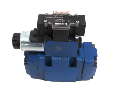 NEW REXROTH R978899192 CONTROL VALVE R978895300 4WEH10D44/6EG12N9DA/V