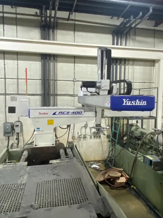 Used 2013 YUSHIN RCSII-400-19-13 Robots CA | INJECTION DEPOT GROUP 8 #176408