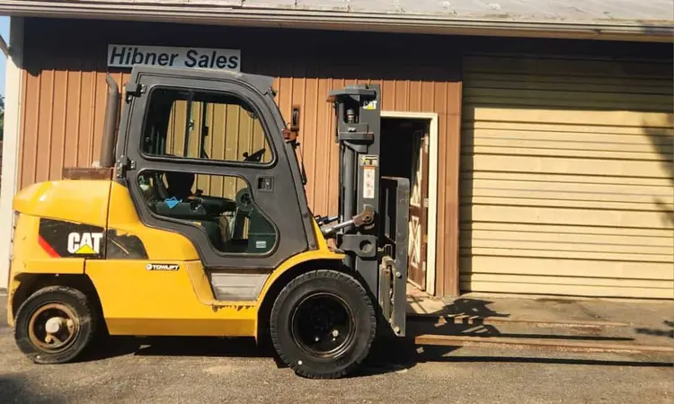 Used CATERPILLAR DP45N1 Internal Combustion Forklifts: Pneumatic Tire Pennsylvania US | Trustworthy Equipment #1411438