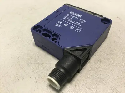 USED TELEMECANIQUE XUK0AKSAM12