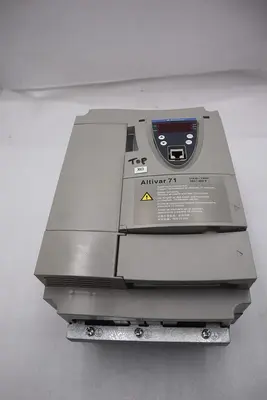 NEW SCHNEIDER variable speed drive ATV71HD11N4Z 15 HP STOCK 2313-C