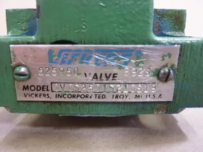 USED VICKERS CVCS25D1S210S19