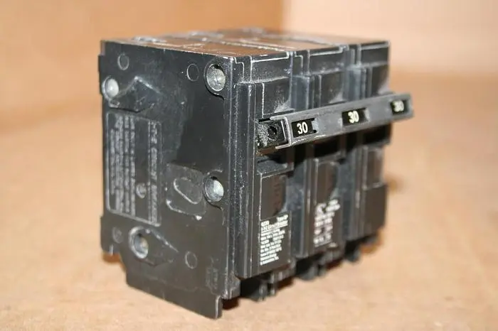 Used I-T-E QP330 Circuit Breakers Michigan US | Ideal Machinery #586715