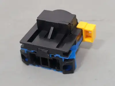 NEW IDEC HW1B-M110-S