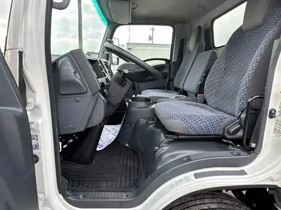 Used 2023 ISUZU NPR HD Box trucks Florida US | Truck and Van Outlet #1509234