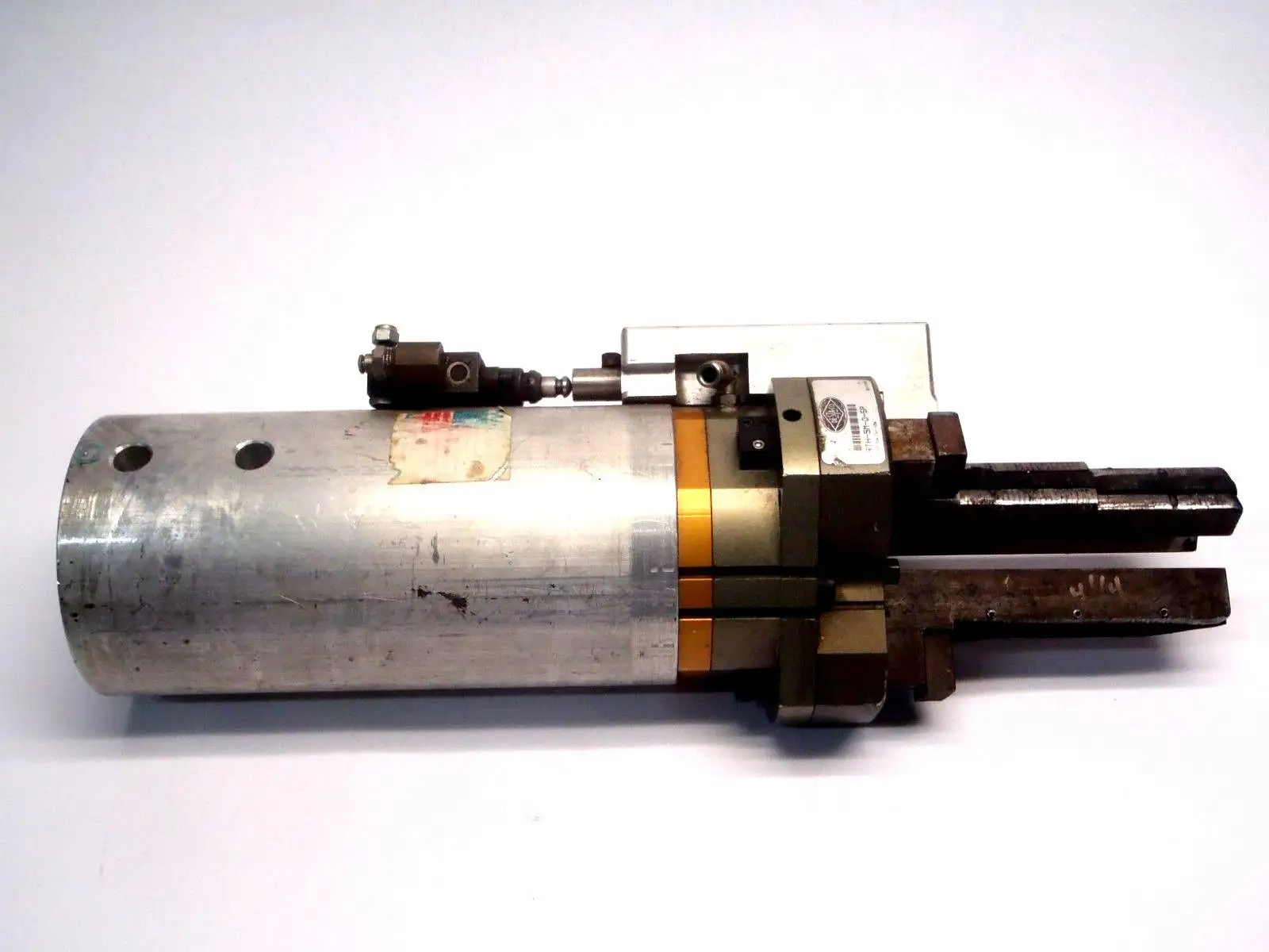 RTH-5M-O-SP | Destaco  3-Jaw Parallel Pneumatic Gripper - Used