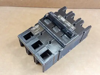 Used COMMANDER QFL3200 Switchgears British Columbia CA | Lenmark #1432120