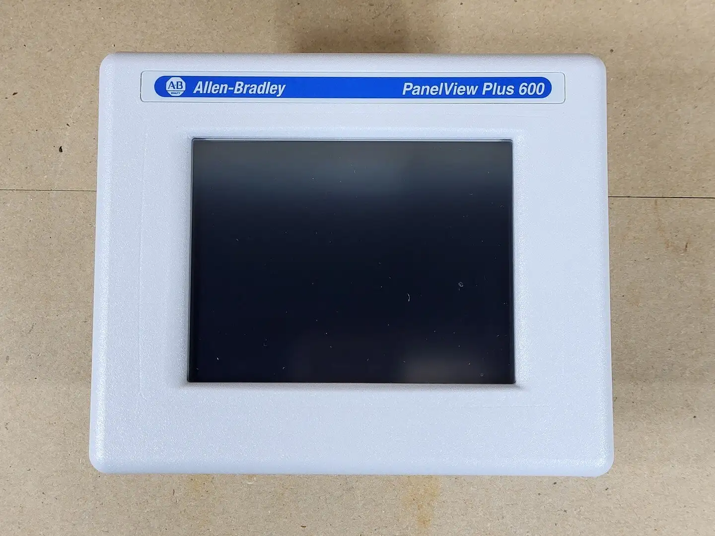 NEW ALLEN-BRADLEY 2711P-T6M20D8