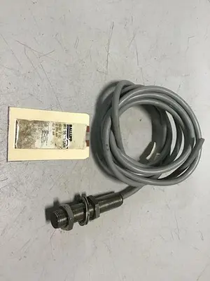 USED BALLUFF BES 516-325-SA56