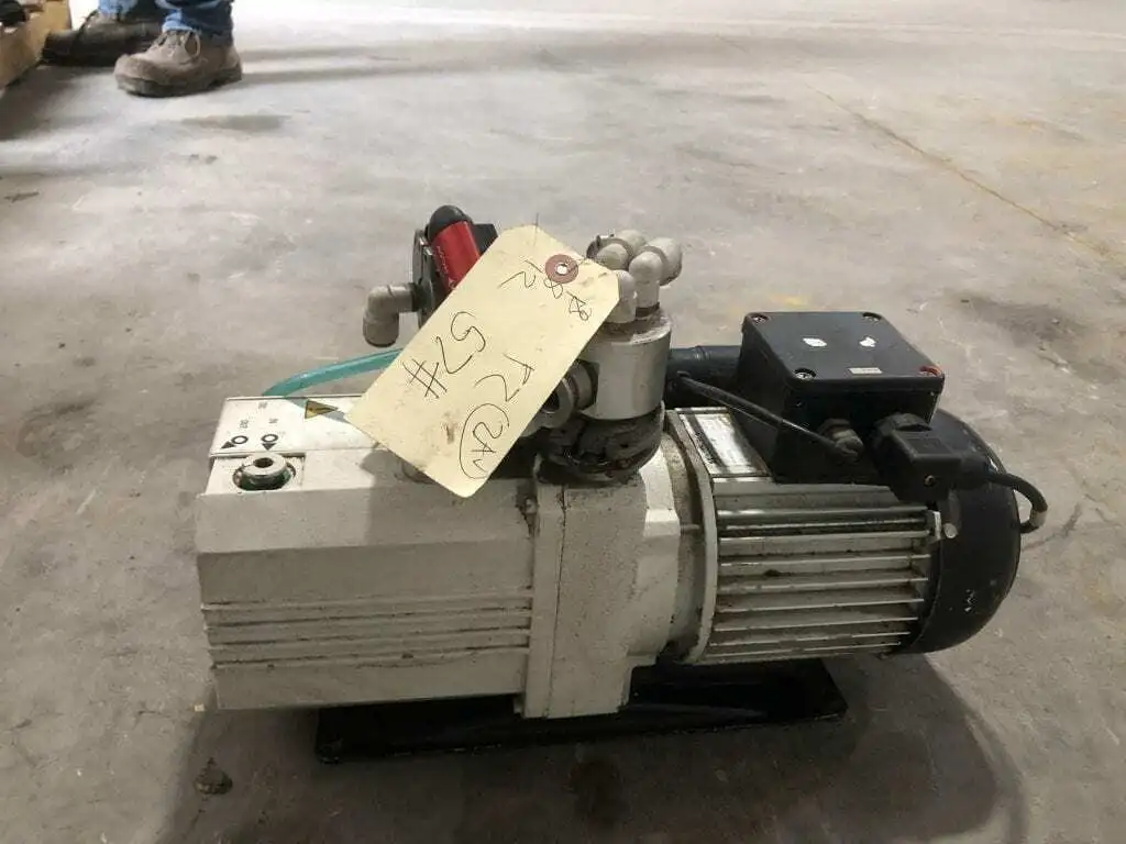TRIVAC D10E Vacuum Pump 10M3/HR (44gpm)2×10-3 mbar (2.9PSI) 140041