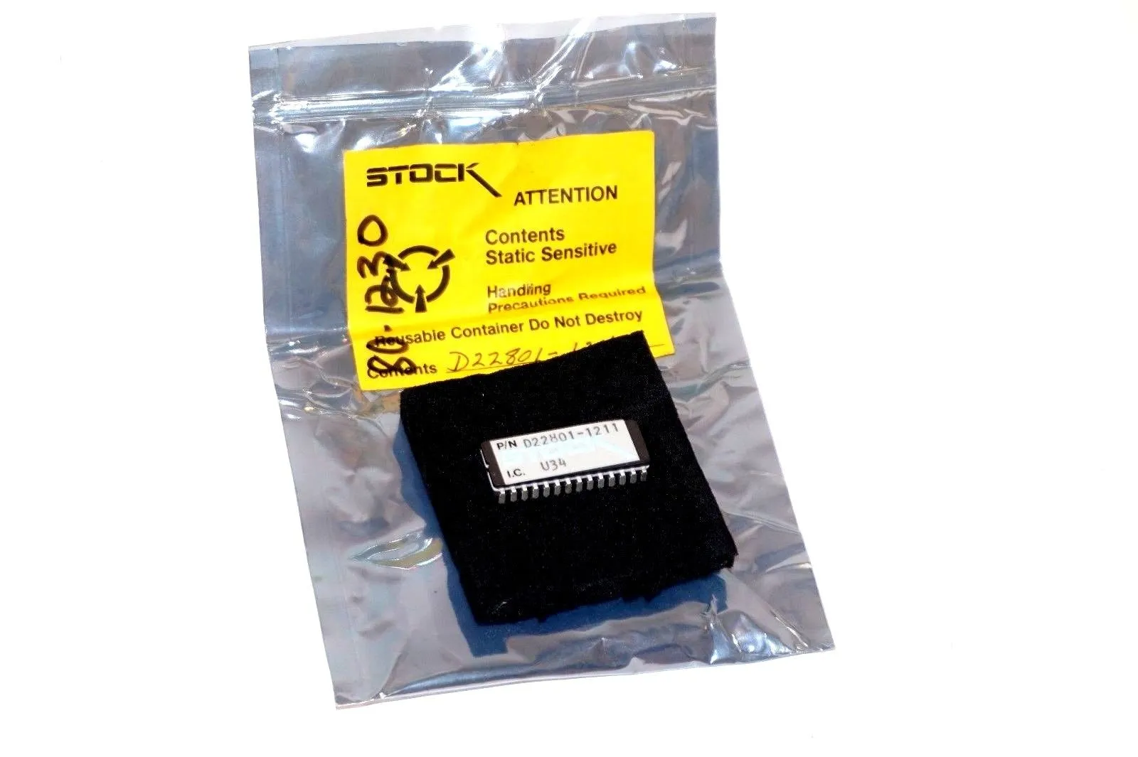 NEW STOCK D22801-1211 MICRO CHIP 28 PIN D228011211