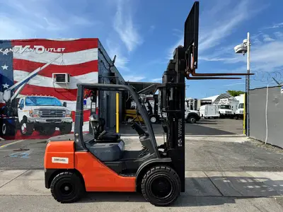 Used 2018 TOYOTA 8FDU30 Misc Forklifts Florida US | Truck and Van Outlet #1506273
