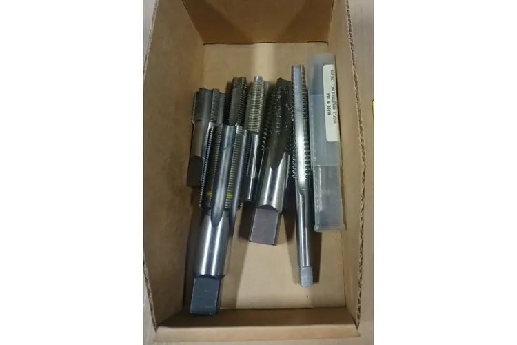 Used _UNKNOWN_ _UNKNOWN_ Taps & Dies Ohio US | Thompson Auctioneers #1547392