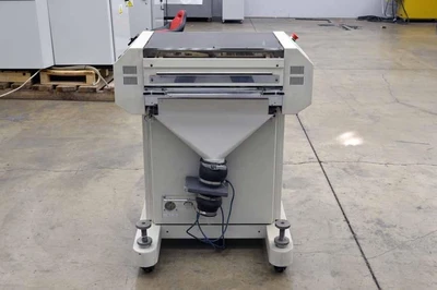 Used _UNKNOWN_ Pitney Bowes Y122 Paper Cutters Delaware US | United Machine Co. #1565395