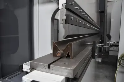 USED LVD PPBL-H 300 TON X 4100 MM CNC