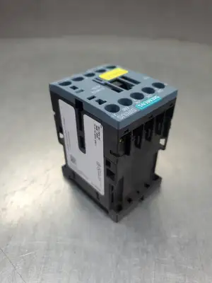 SIEMENS 3RH2122-1AU60 SIRIUS CONTACTOR, 10A, 240VAC. 4C-48