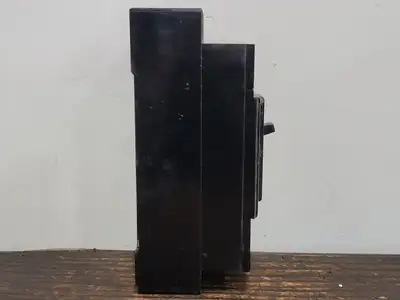 100 Amp 3 Pole 600 volts Circuit Breaker
