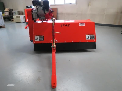 New | in-Stock 2025 CREEK VIEW MFG LP42 All-Terrain Litter Vacuum Pennsylvania US | Zimmerman Farm Service #1410402