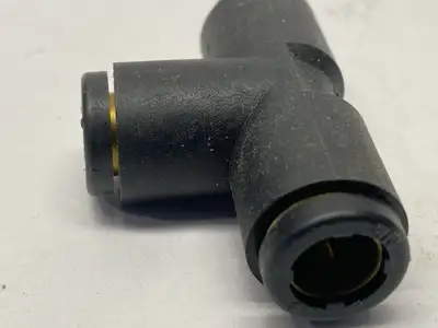 USED LEGRIS PNEUMATIC PUSH-IN FITTING TEE 6MM OD LOT OF 12