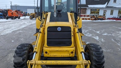 USED NEW HOLLAND 675E