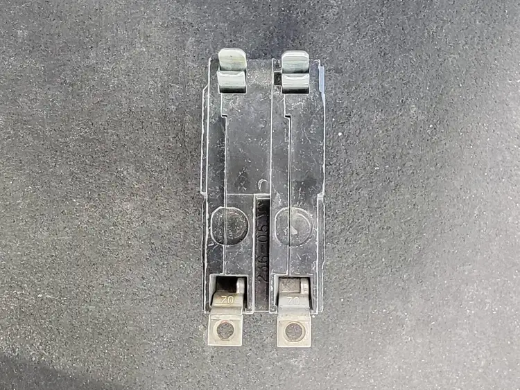 Used SQUARE D QOB220 Switchgears British Columbia CA | Lenmark #243640