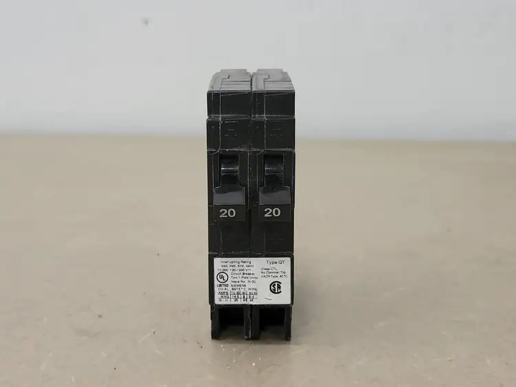 Used SIEMENS Q2020 Switchgears British Columbia CA | Lenmark #239841