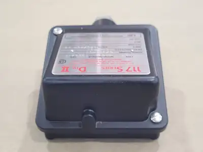 New | in-Stock UNITED ELECTRIC H117-190 Switchgears British Columbia CA | Lenmark #240777