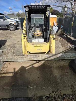 USED 2005 KOMATSU SK1026-5N