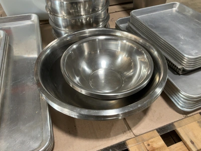 Used MIXED LOT OF STAINLESS STEEL RESTAURANT EQUIPMENT Pans Michigan US | Miedema Asset Management Group #1761559