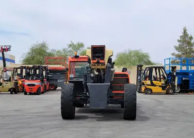USED 2010 JLG G10-55A
