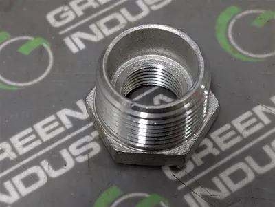 Lot of 7 Unbranded 1"-150 304 Threaded Hex Bushings Used