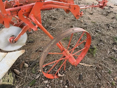 Allis Chalmers 1-Bottom Plow