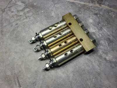NEW CATERPILLAR 8W-2597