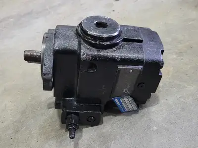 NEW OILGEAR PVWJ-022-A1UV-RSAY-P-1NNSN