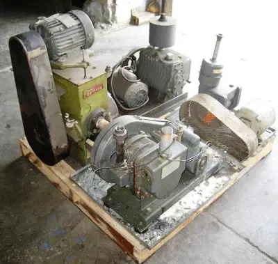 Pallet of Vacuum Pumps, 4 pumps.