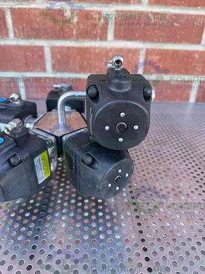 USED 6 ITT PURE FLO ADVANTAGE STAINLESS STEEL DIAPHRAGM VALVE W/1/2" SANITARY FITTING