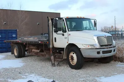 INTERNATIONAL 4300 DT466 BOX TRUCK | Levy Recovery Group (22)