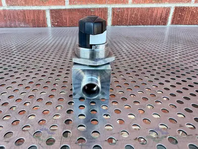 USED SWAGELOK SS-45S8 TWO WAY STAINLESS STEEL BALL VALVE W/ 3/4" OD THREADED FITTING