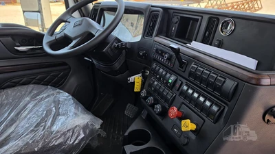 New | in-Stock 2026 INTERNATIONAL HX Conventional trucks Texas US | Roll Off Truck World #1491826