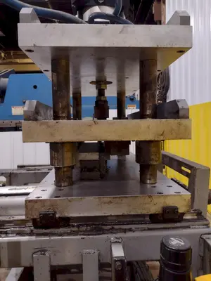 22" PNEUMATIC CUTOFF SHEAR & PRESS WITH ACCELORATOR: STOCK #19539