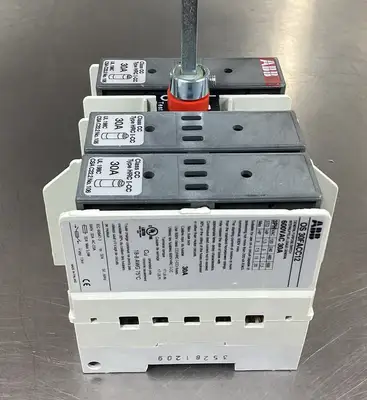 ABB OS30FACC12 w/KLDR1 Fuses 600VAC 30A 4D-46