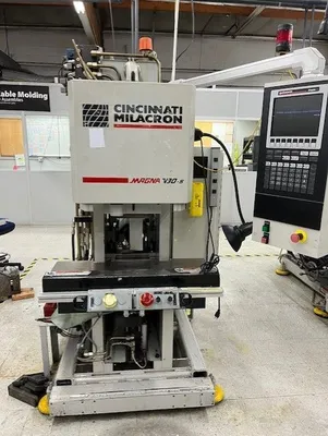 2006 CINCINNATI MILACRON MAGNA V30-S Injection Molders - Shuttle Type | Machinery Center (2)