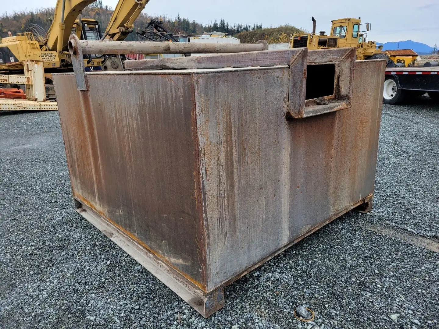 Square Tank, 84" x 88"