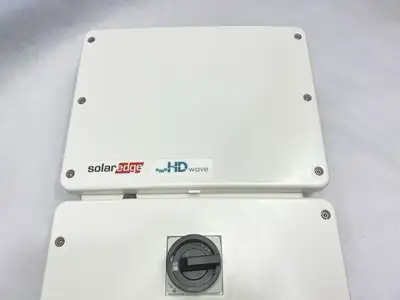 USED SOLAREDGE HD-WAVE SINGLE PHASE GRID-TIE INVERTER 5KW 208/240V