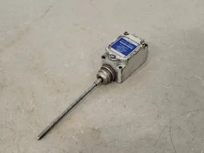 USED MICRO SWITCH 8LS125