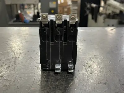 NEW SQUARE D QO360